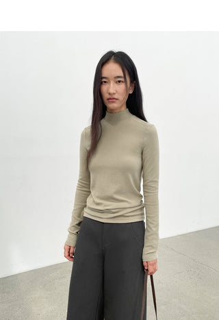 turtleneck bottoming shirt