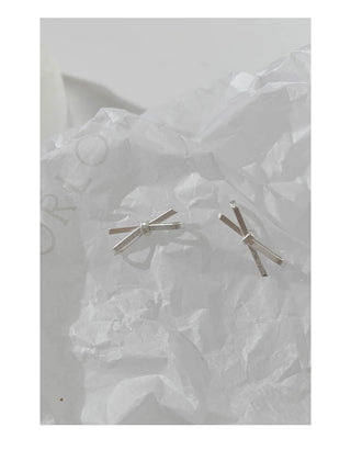 bow stud earrings