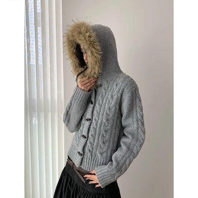 horn button sweater