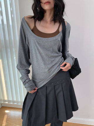 big u-neck blouse