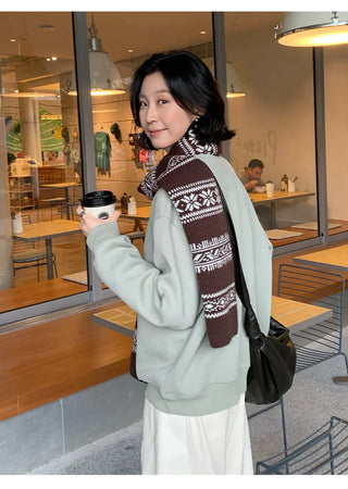 flower print sweater