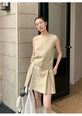 sleeveless midi dress