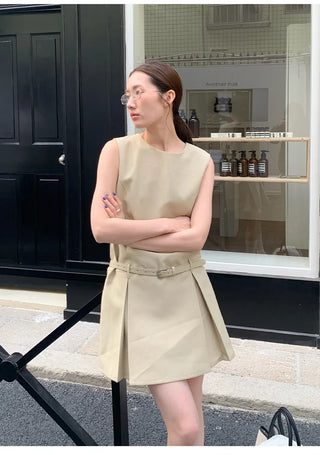 sleeveless midi dress