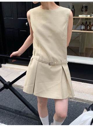 sleeveless midi dress