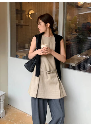 sleeveless midi dress