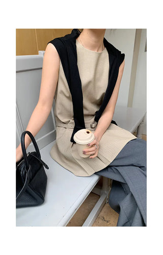 sleeveless midi dress