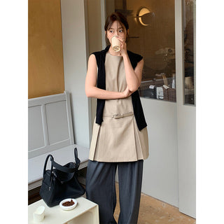 sleeveless midi dress