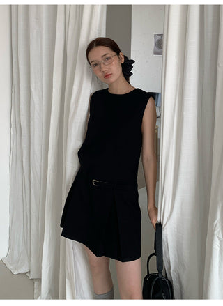 sleeveless midi dress