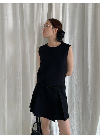 sleeveless midi dress