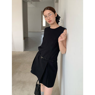 sleeveless midi dress