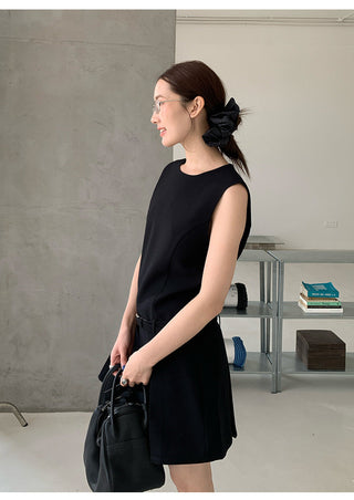 sleeveless midi dress