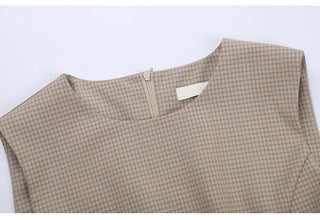 sleeveless midi dress