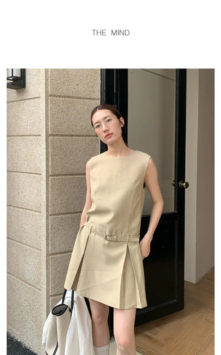 sleeveless midi dress