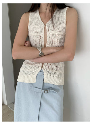 Sleeveless Knit top
