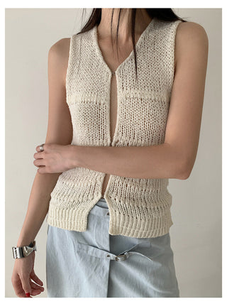Sleeveless Knit top
