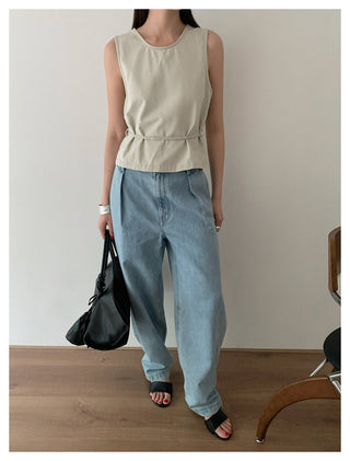 Sleeveless Slim top