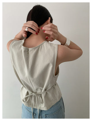 Sleeveless Slim top