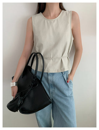 Sleeveless Slim top