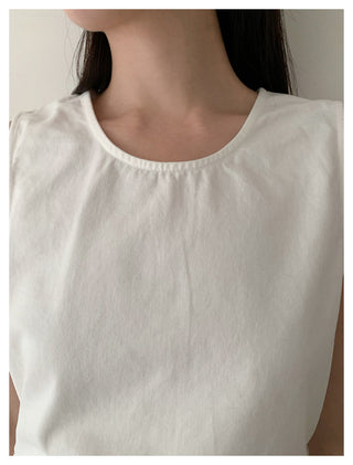 Sleeveless Slim top