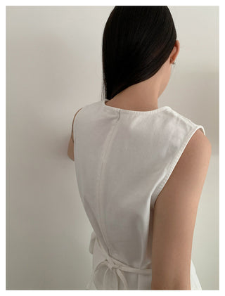 Sleeveless Slim top