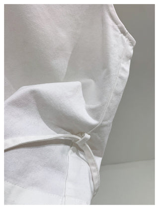 Sleeveless Slim top