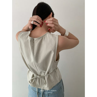 Sleeveless Slim top