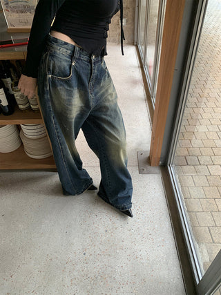 pleating wide jeans