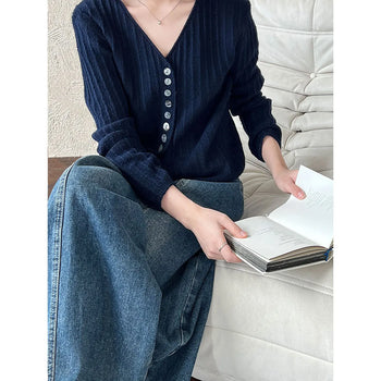 V-neck cardigan