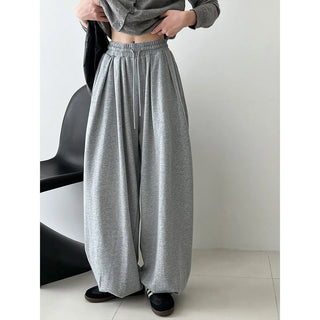 pleated sweatpants