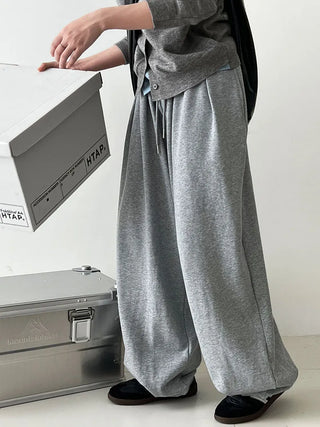 pleated sweatpants