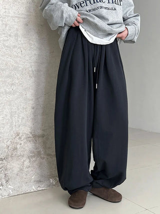 pleated sweatpants