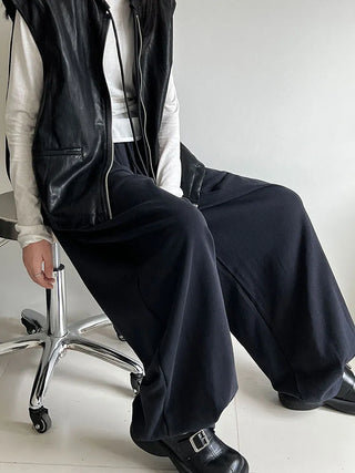pleated sweatpants