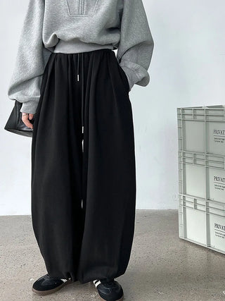 pleated sweatpants