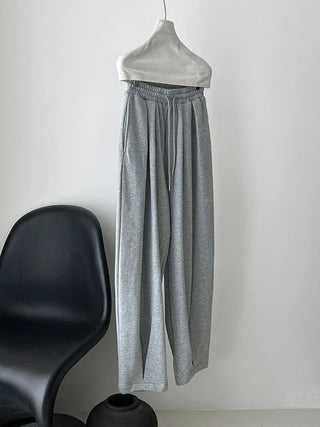 pleated sweatpants