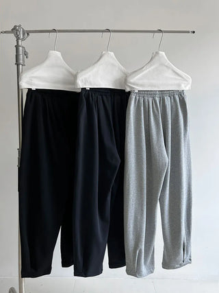 pleated sweatpants