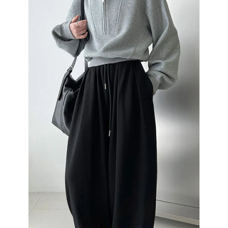 pleated sweatpants
