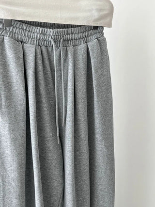 pleated sweatpants