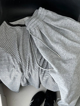 pleated sweatpants