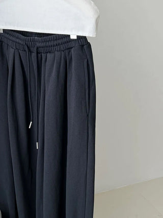 pleated sweatpants