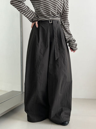 pleated strap pants