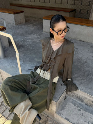 V-neck ruffled shirt