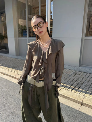 V-neck ruffled shirt