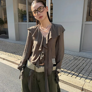 V-neck ruffled shirt