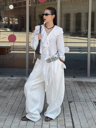 V-neck ruffled shirt
