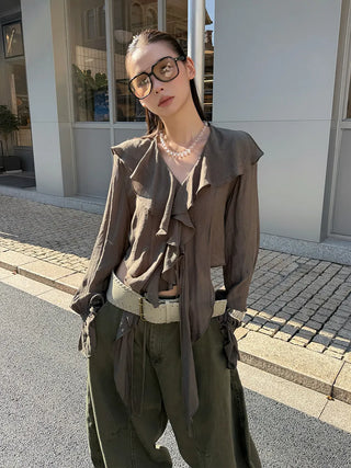 V-neck ruffled shirt