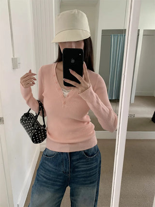 V-neck stripe knit