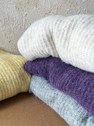 curling design sweater