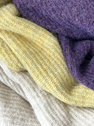 curling design sweater
