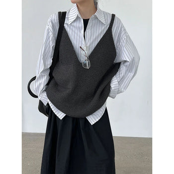 knitted vest
