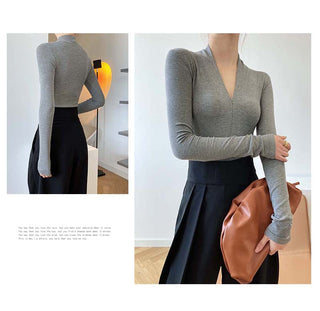 V-neck bottoming shirt